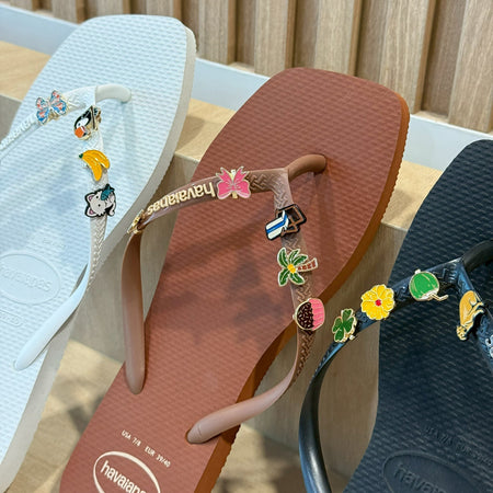 Charm Girassol Flip Flops
